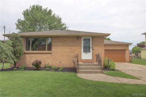 Homes For Sale - 14 Lydia Lane<br/> Cheektowaga, NY 14225