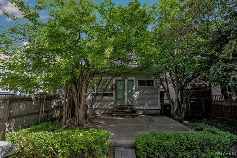 Tiny photo for 34 Saint James Place, Buffalo, NY 14222 (MLS # B1636813)
