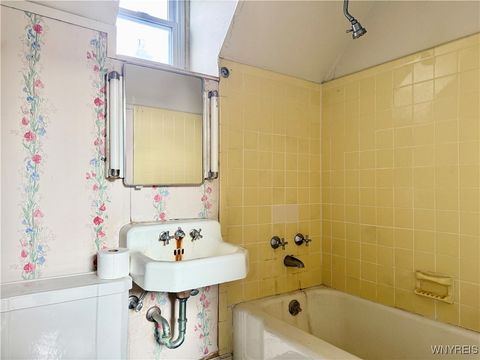 Tiny photo for 34 Saint James Place, Buffalo, NY 14222 (MLS # B1636813)