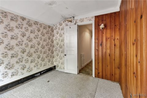 Tiny photo for 34 Saint James Place, Buffalo, NY 14222 (MLS # B1636813)