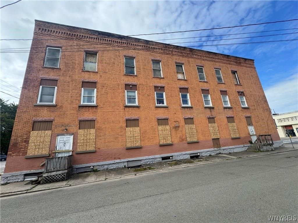 Photo of 94 N Main Street, Warsaw, NY 14569 (MLS # B1663414)