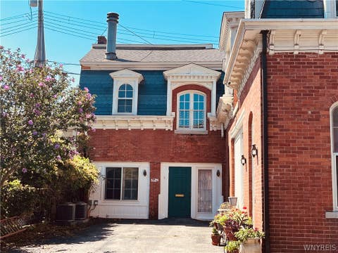 Photo of 56 Linwood Avenue, Buffalo, NY 14209 (MLS # B1704738)