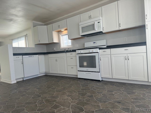 8 N Eaglecrest Drive, Hamburg, New York image 4