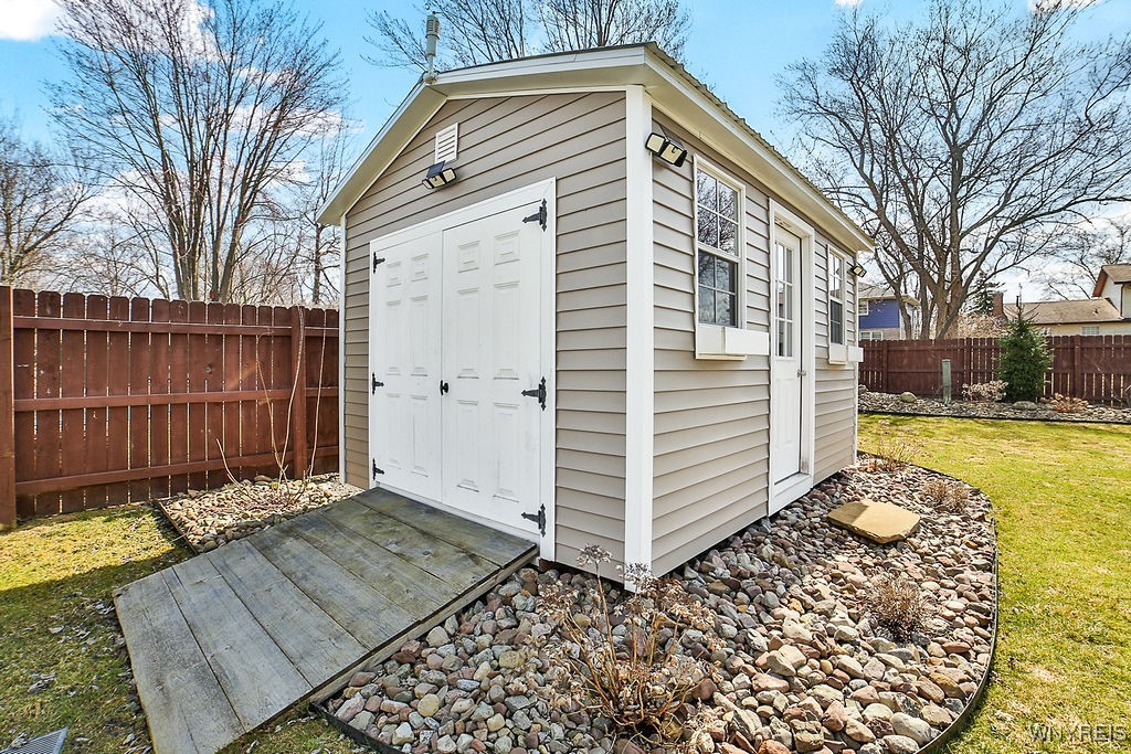 62 Pin Oak Circle Cir, Grand Island, New York image 44