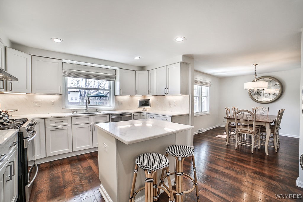 62 Pin Oak Circle Cir, Grand Island, New York image 16
