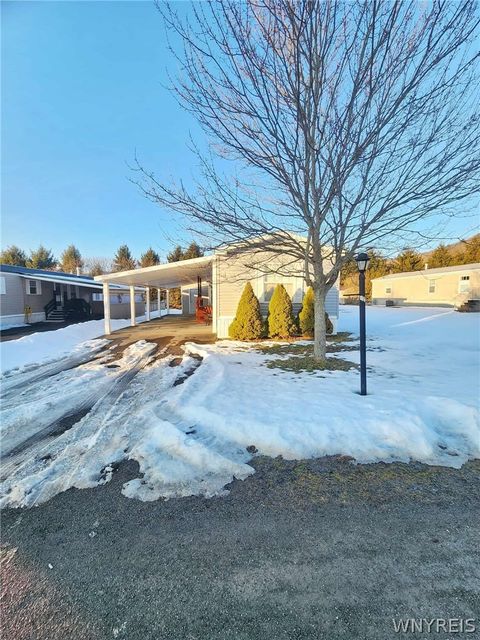 Mobile Home For Sale - 123 Green Valley Estates St<br/> Great Valley, NY 14741