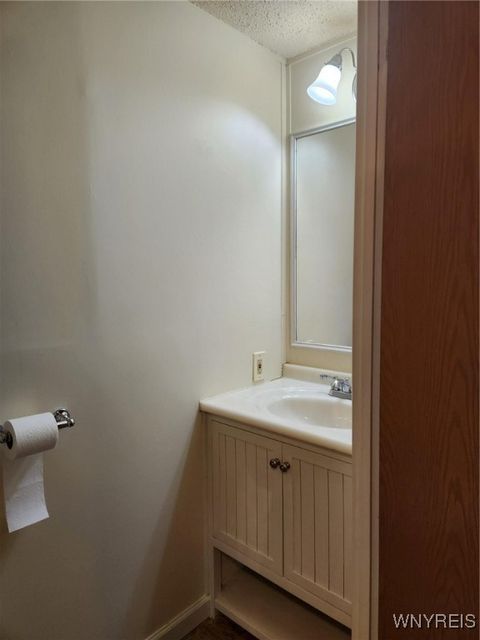 Tiny photo for 352 Applewood Drive, Lockport Town, NY 14094 (MLS # B1654856)