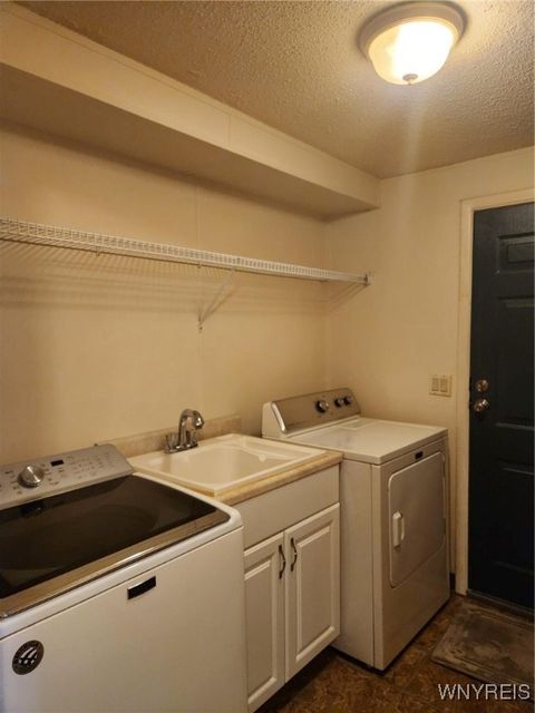 Tiny photo for 352 Applewood Drive, Lockport Town, NY 14094 (MLS # B1654856)