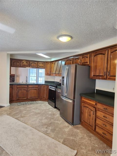 Tiny photo for 352 Applewood Drive, Lockport Town, NY 14094 (MLS # B1654856)