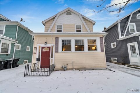 Photo of 376 W Hazeltine Avenue, Tonawanda, NY 14217 (MLS # B1654454)