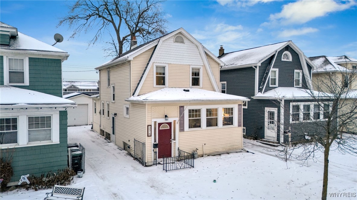 376 W Hazeltine Avenue