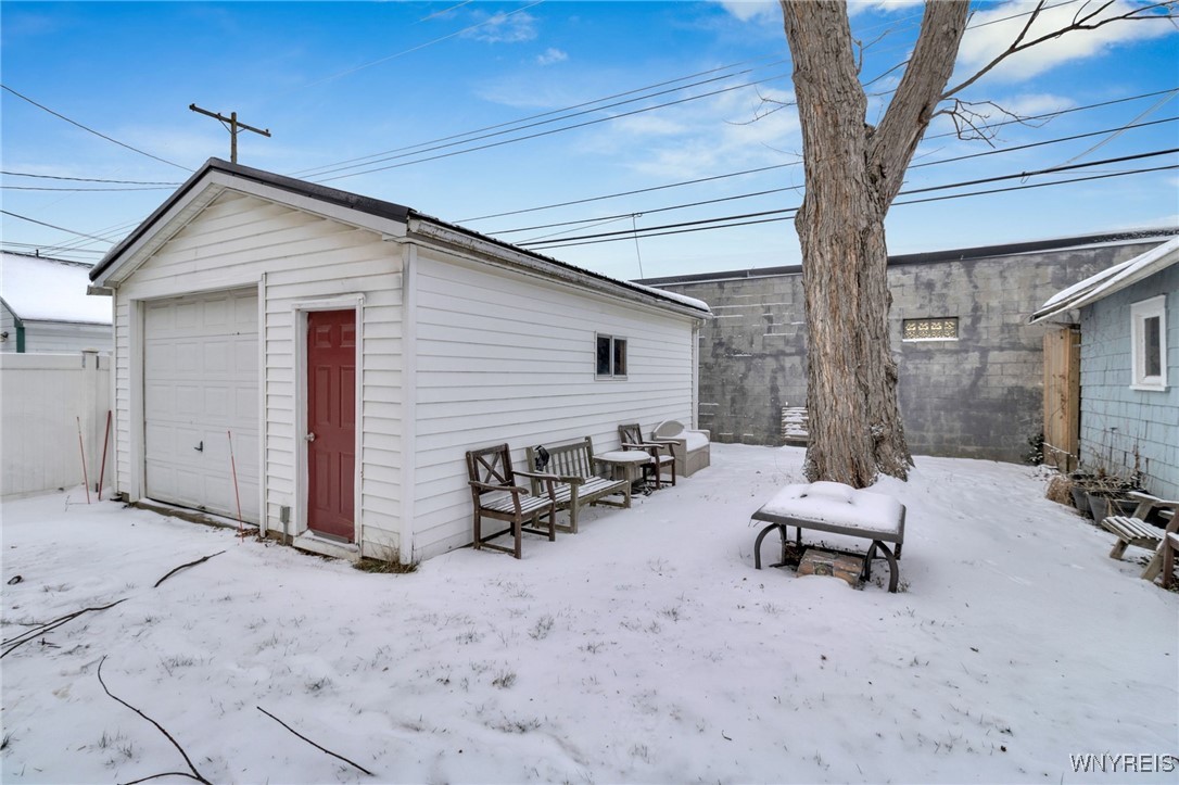 376 W Hazeltine Avenue