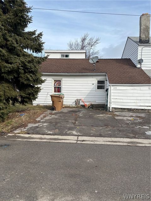 Photo of 36 Glenwood Court #E, Cheektowaga, NY 14225 (MLS # B1666832)