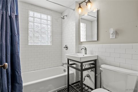 Tiny photo for 365 W Utica Street #Upper, Buffalo, NY 14222 (MLS # B1655167)