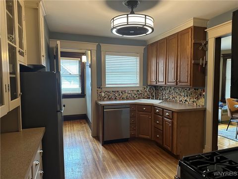 Tiny photo for 365 W Utica Street #Upper, Buffalo, NY 14222 (MLS # B1655167)