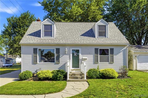 Homes For Sale - 16 Woodcrest Court<br/> Cheektowaga, NY 14225