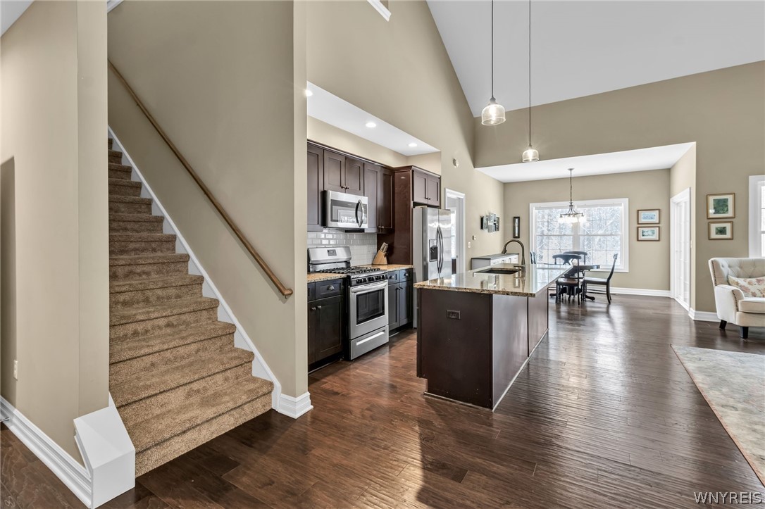 9423 Heritage Path B