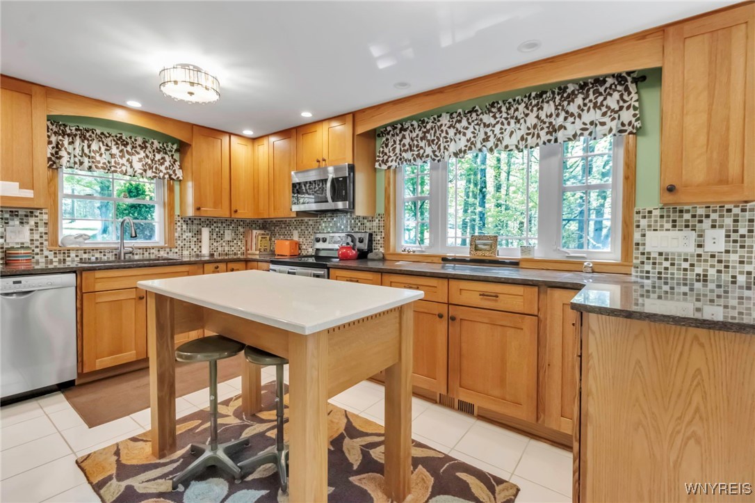 233 Falls Road, Aurora, New York image 8