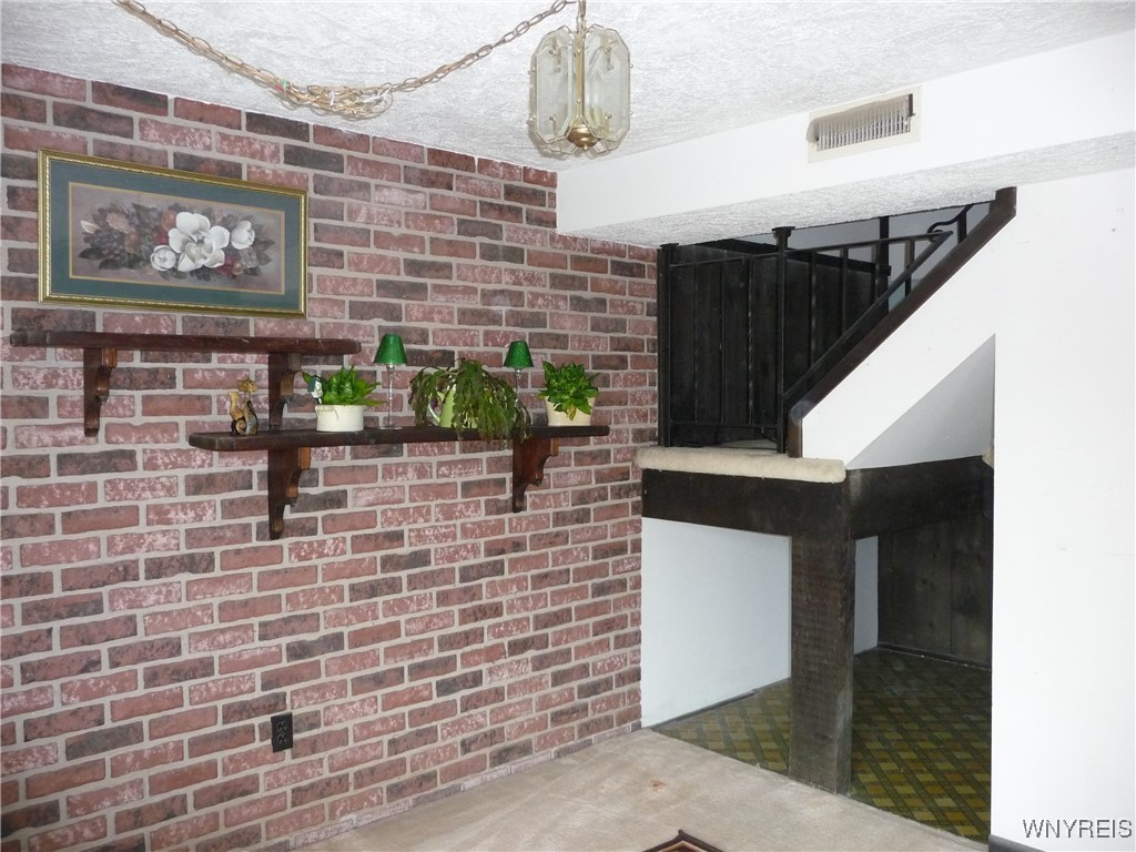 46 Pebble Creek Drive, Cheektowaga, New York image 8
