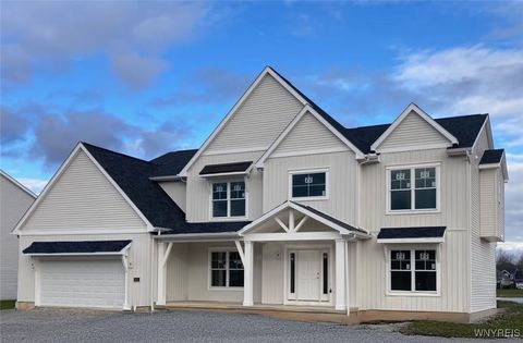 Photo of 5631 Dorothy Circle, Clarence, NY 14032 (MLS # B1656557)