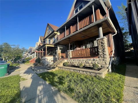 Photo of 76 Vernon Place #Lower, Buffalo, NY 14214 (MLS # B1650674)