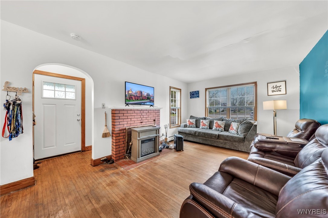 29 Meridian Street, Lancaster, New York image 2