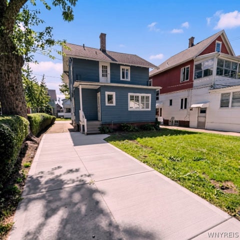 Tiny photo for 75 W Hazeltine Avenue, Tonawanda, NY 14217 (MLS # B1716115)