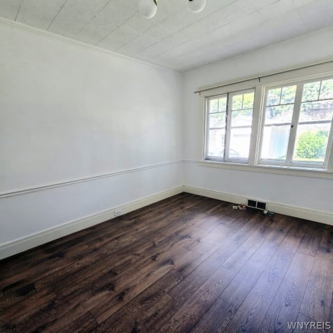 Tiny photo for 75 W Hazeltine Avenue, Tonawanda, NY 14217 (MLS # B1716115)