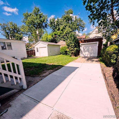 Tiny photo for 75 W Hazeltine Avenue, Tonawanda, NY 14217 (MLS # B1716115)