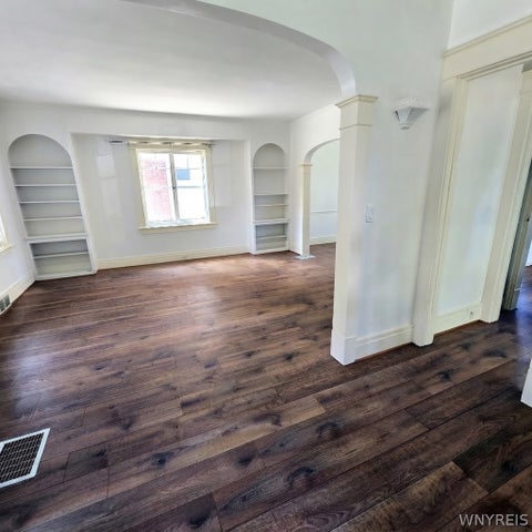 Tiny photo for 75 W Hazeltine Avenue, Tonawanda, NY 14217 (MLS # B1716115)
