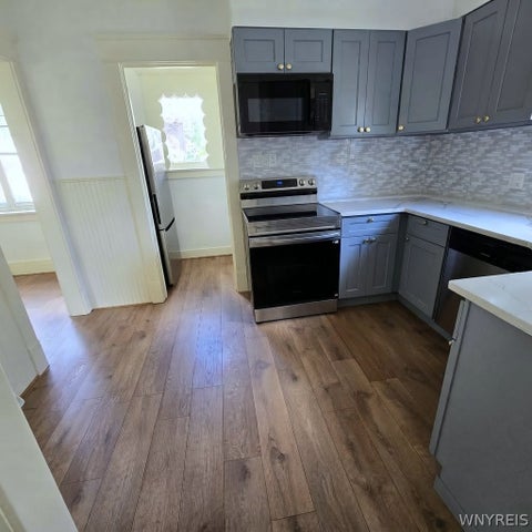 Tiny photo for 75 W Hazeltine Avenue, Tonawanda, NY 14217 (MLS # B1716115)