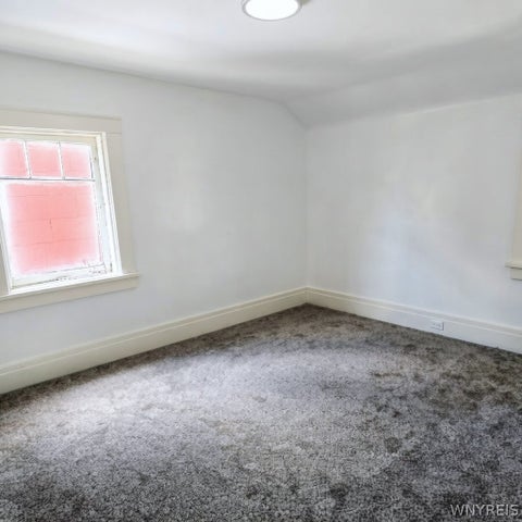 Tiny photo for 75 W Hazeltine Avenue, Tonawanda, NY 14217 (MLS # B1716115)