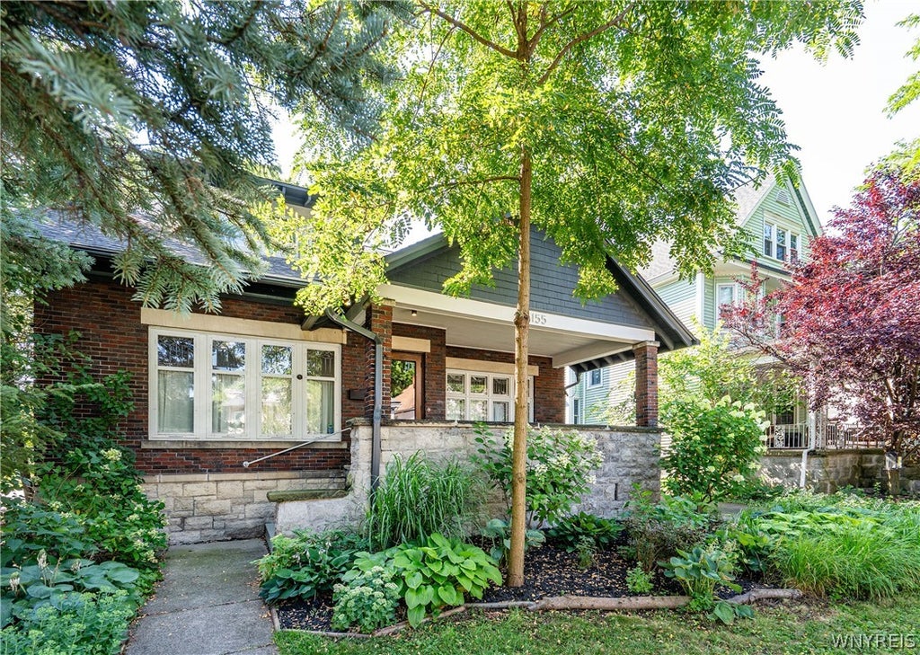 Photo of 155 Crescent Avenue, Buffalo, NY 14214 (MLS # B1701399)