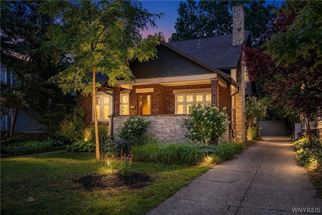 Photo of 155 Crescent Avenue, Buffalo, NY 14214 (MLS # B1701399)