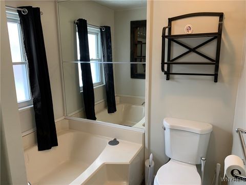 Tiny photo for 12 N Whispering Lane, Hamburg, NY 14075 (MLS # B1655298)