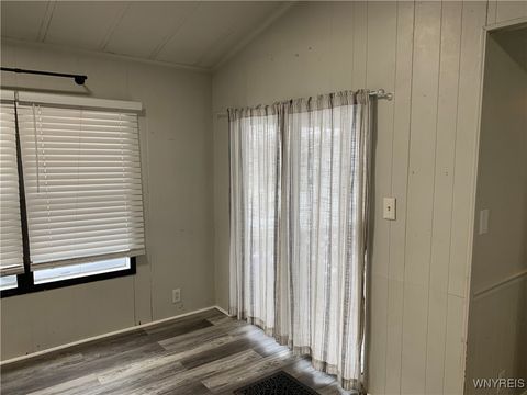 Tiny photo for 12 N Whispering Lane, Hamburg, NY 14075 (MLS # B1655298)
