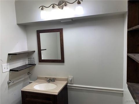 Tiny photo for 12 N Whispering Lane, Hamburg, NY 14075 (MLS # B1655298)