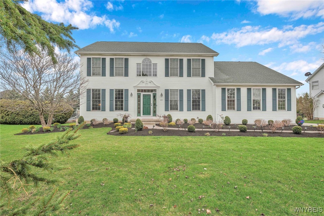 8176 Driftwood Court, Clarence, New York image 1