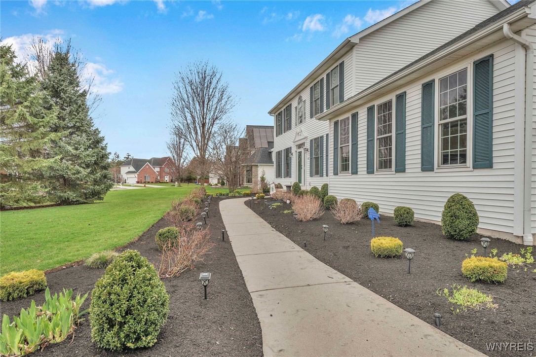 8176 Driftwood Court, Clarence, New York image 4