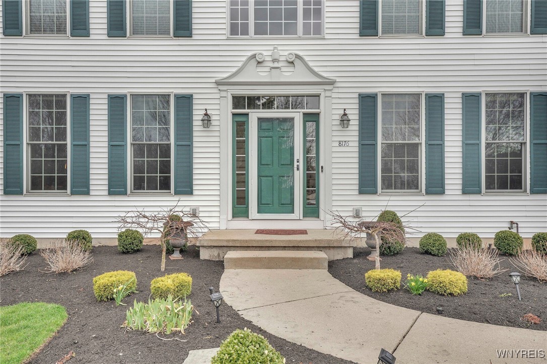 8176 Driftwood Court, Clarence, New York image 3