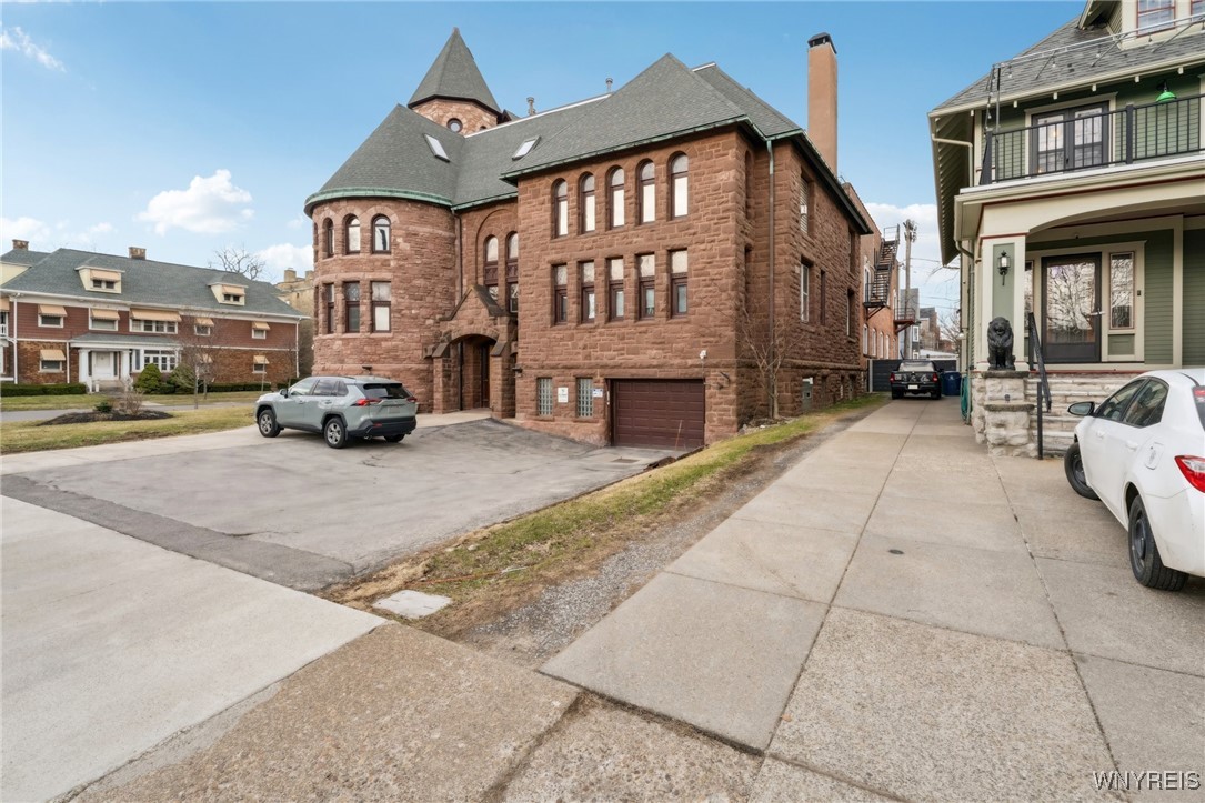 231 Richmond Avenue 4
