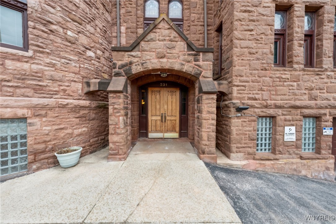 231 Richmond Avenue 4