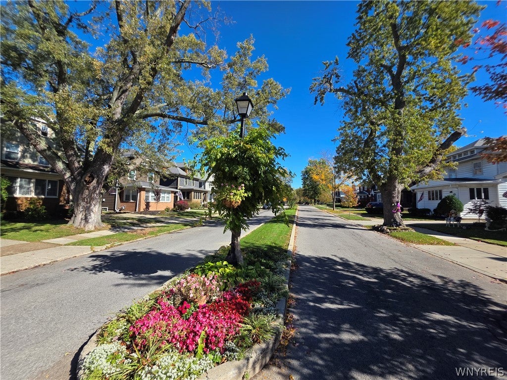 33 E Girard Boulevard