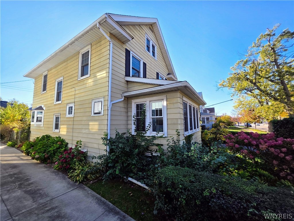 33 E Girard Boulevard