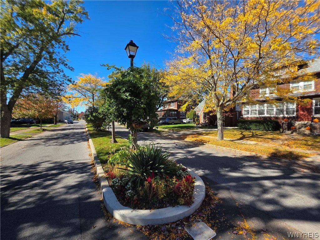 33 E Girard Boulevard