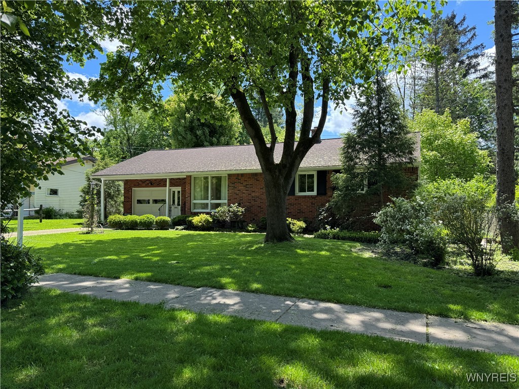725 Warren Drive, Aurora, New York image 2