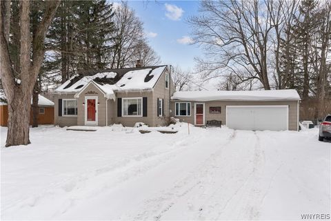 Photo of 4520 W Overlook Drive, Clarence, NY 14221 (MLS # B1662978)