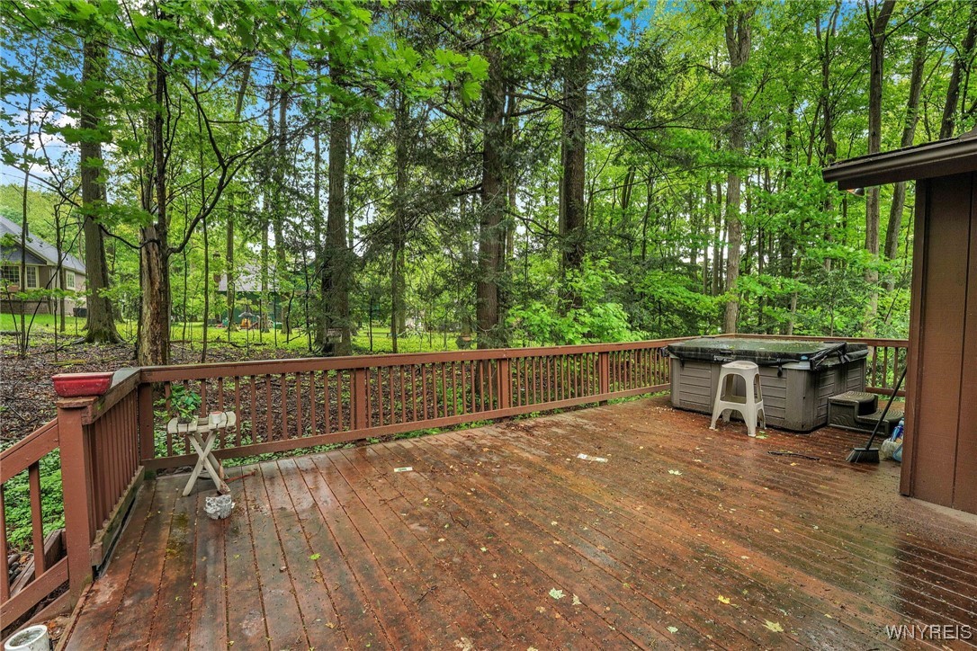 141 Tanglewood Drive, Orchard Park, New York image 3