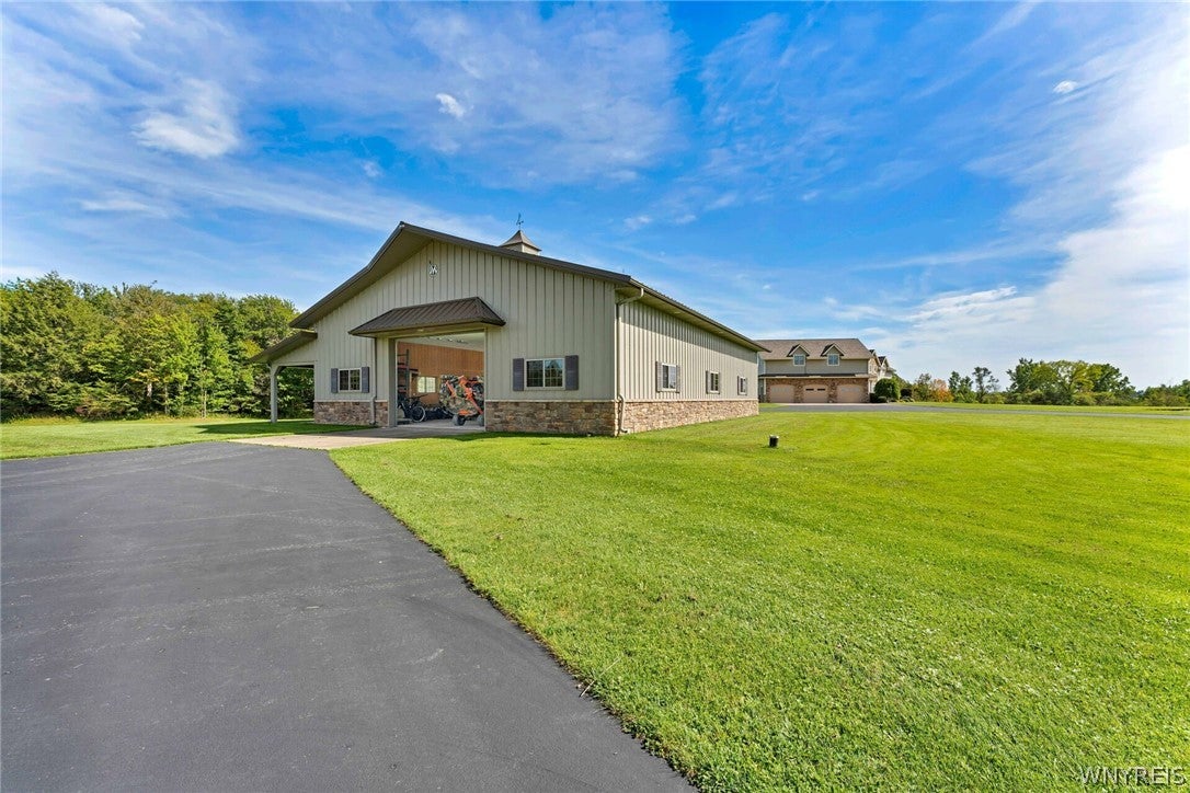 6715 Northwoods Road