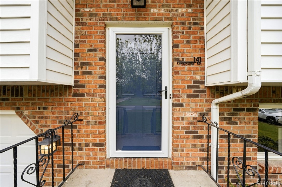 141 Lyndhurst Road